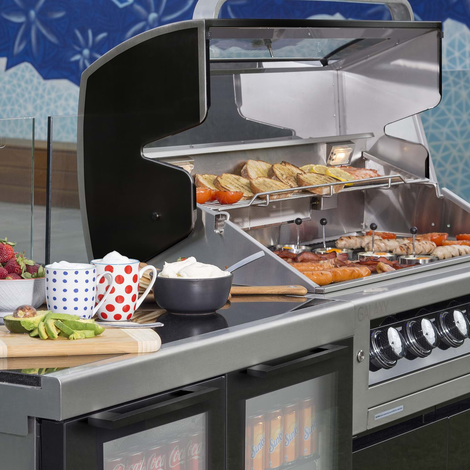 Gasmate Galaxy Black Outdoor Kitchen Package 2   Gasmategalaxyblack 6burnerbbq Lifestyle 10 Web Wffjeczpughz 